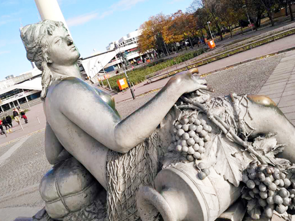 人物雕塑應該如何保養和維護